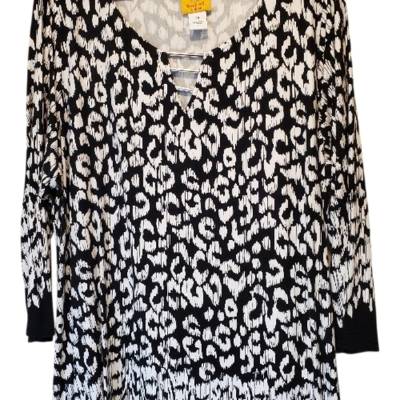 Ruby Rd. Monochrome Patterned Tunic Size 2X - Picture 3 of 4
